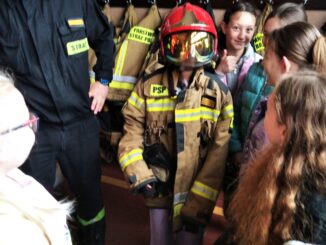 Uczniowie z wizytą w straży pożarnej